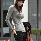 色っぽい奥さんが服を着たままでエッチな事してる画像から目が離せない[13枚]