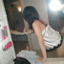 不倫っぽい感じの奥さんがエッチな事してくれるハメ撮り下さい[25枚]