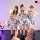 【画像&動画】 【VR】【女汗・女唾・女潮・女尿】小悪魔アイドルの女汁直浴びVR ライブ後のムレムレな体液を全身で処理させられるボク