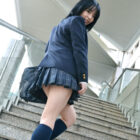 尻も脚もムッチムチなパイパンの女子高コス娘がナマで中出しされてる画像、一見の価値あり[34枚]