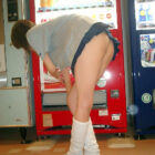 結構可愛いお姉さんがミニスカでノーパンになって興奮してる画像が過激すぎww[46枚]