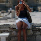 結構可愛いカメラ女子がパンチラしてる画像でシコろうか[20枚]