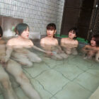 【画像＆動画】 「おちんちん大きくさせてごめんね」子供だから大丈夫だろうと女湯に一緒に入った甥っ子がおっぱいだらけの状況にフル勃起！慌てた叔母さんがこっそり抜いてくれました download