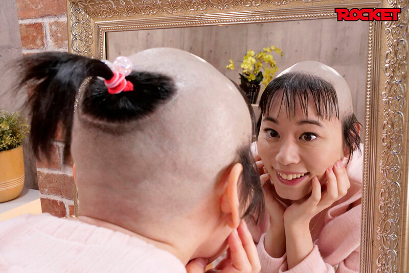 妄想アイテム究極進化シリーズ 無様エロ洗脳アプリスピンオフ ガチ丸坊主編 ～無様なスキンヘッドになる不幸が降りかかり洗脳が進むと羞恥芸も全力でやってしまう女に改変～