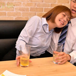 飲むと唾液ベロ汁接吻モンスターになっちゃう会社の同期と終電終わってホテルで…朝まで無意識15発中出し搾取され…覚めたら全く覚えてなくて…付き合えませんでした。 紗倉まな