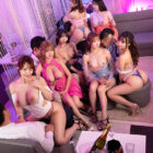 【VR】［おっぱぶシリーズ誕生10周年記念］都内某所にあるハメ放題のセクシーラウンジで人生終了するくらい金も精子も注ぎ込み！！