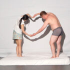 【画像＆動画】 一般男女モニタリングAV ラブラブカップル限定 影絵に挑戦！ドキドキ寝取られシルエットクイズ！2 布越しに彼氏に見られているのに女子大生がデカチンSEXで生中出し！