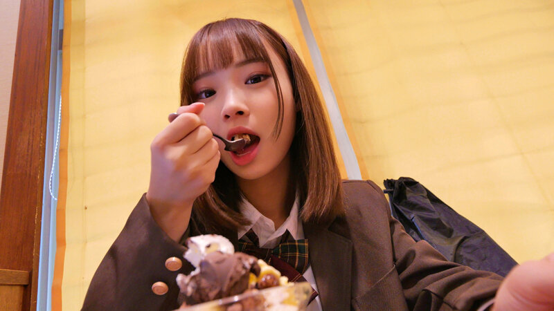 テニスもSEXも大好きな活発系J○！！規律が厳しい部活の忙しいスケジュールの合間を縫ってSEXに没頭するほどの男好き！！ネットで男を探しまくっている肉食系美少女に大量中出し！！