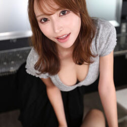 【VR】シャンプー風景がエロすぎてエロビデオやん！とSNSで大バズりしたゆるゆる谷間＆ミニスカで集客するメンズカット専門美容師MAYUKIが動画で見るよりエロすぎて勃起せずにはいられない 伊藤舞雪