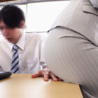 【画像＆動画】 女上司は乳首がお好き！乳首いじりが大好きな女上司のチクハラ射精オフィス ボクの女上司:さくらさん 岬さくら