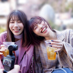 【VR】最強ガチ親友‘ぞのぶき’コンビのVlog撮影に同行したら…飲んで、はしゃいで、歌って、エロがって自由奔放 Happy Foxy Days！ 石原希望 葵いぶき