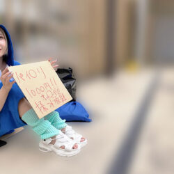 街頭密着ドキュメント トー横モカにゃん編 ペンギン衣装で有名。歌舞伎町に住み着く伝説のモカにゃん。今日も日々、おっぱいとマ●コを使って頑張っている。