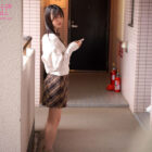 不愛想な隣人女子大生が、廊下で無愛想にパンツを見せつけてきますが…ムラムラしてんの？ 幸村泉希