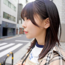 セフレ以上、恋人未満。ずーっとムラムラ！脱いだらエロすぎるボディのむっつり美少女とハメ撮り三昧！ 柏木こなつ